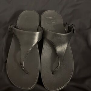Women’s FitFlop Black Lulu sandal slip on shoes Size 9